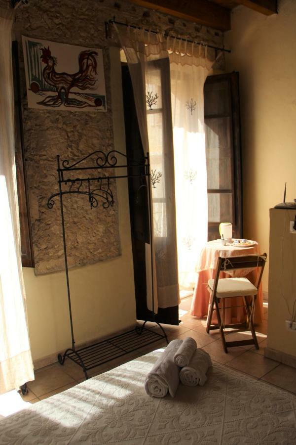 Sant Efisio Host Hotel Cagliari Buitenkant foto