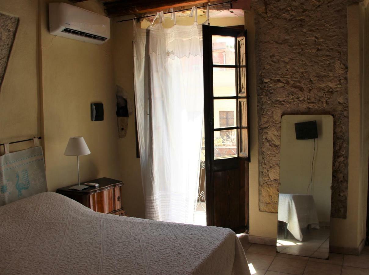 Sant Efisio Host Hotel Cagliari Buitenkant foto